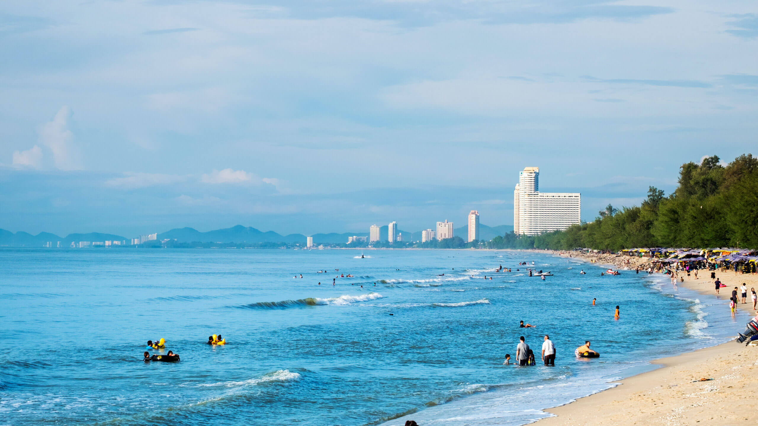 Kiteboarding in Hua Hin with Kiteboarding Asia